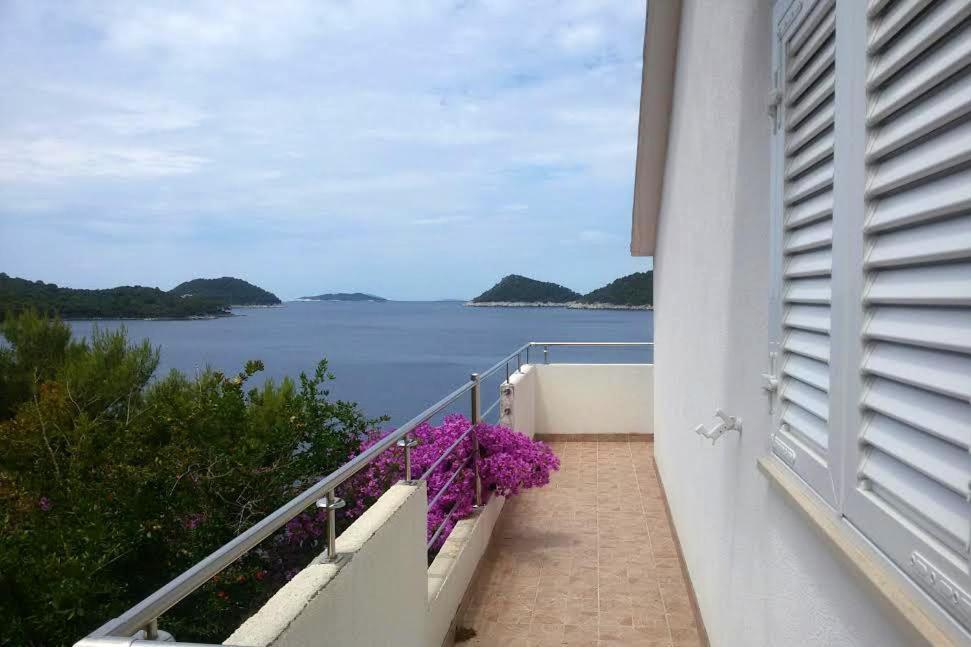 Apartments By The Sea Ubli, Lastovo - 8354 Uble Buitenkant foto